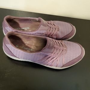 Woman's Sketchers Shoes